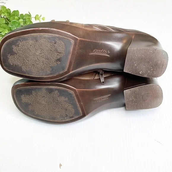 Earth Zinnia Bark Ankle Boot (9) - Picture 8 of 12